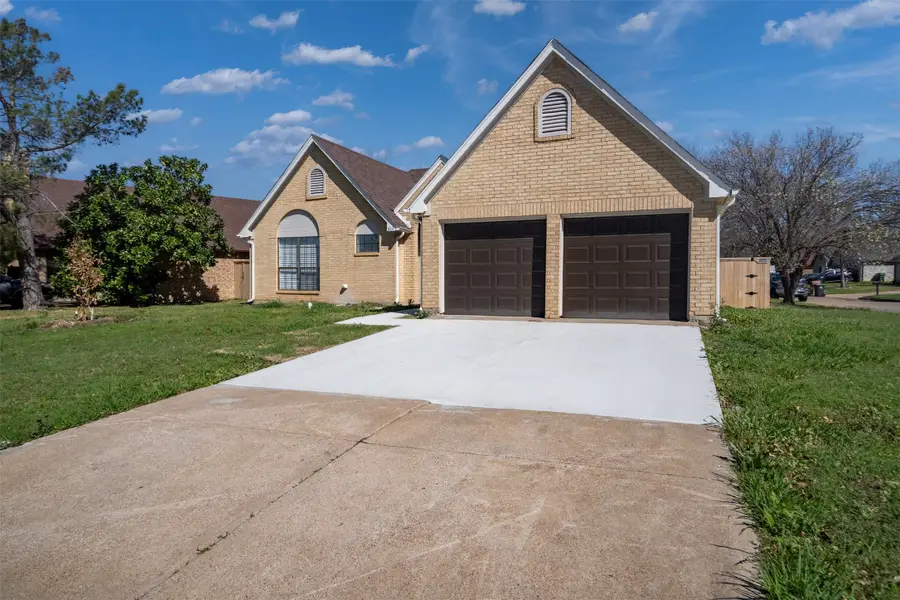 6111 Maple Leaf Drive, Arlington, TX 76017 - #2