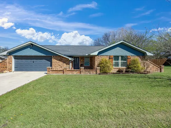 401 Brookhollow Street, Decatur, TX 76234