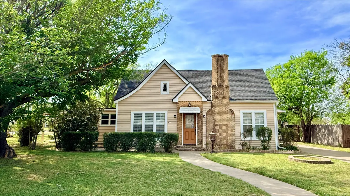 1122 4th Street, Graham, TX 76450 - #1