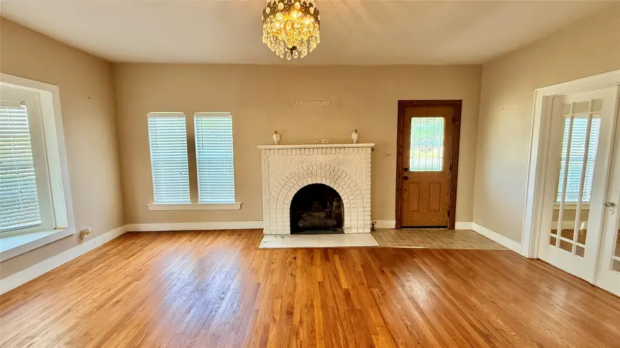 1122 4th Street, Graham, TX 76450 - #3