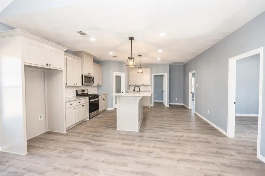 307 Bonham Street, Nocona, TX 76255 - #3