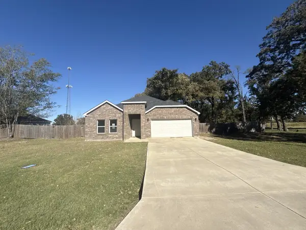 129 Towering Oaks, Tool, TX 75143