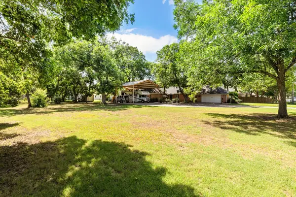 707 S Harrison Street, West, TX 76691