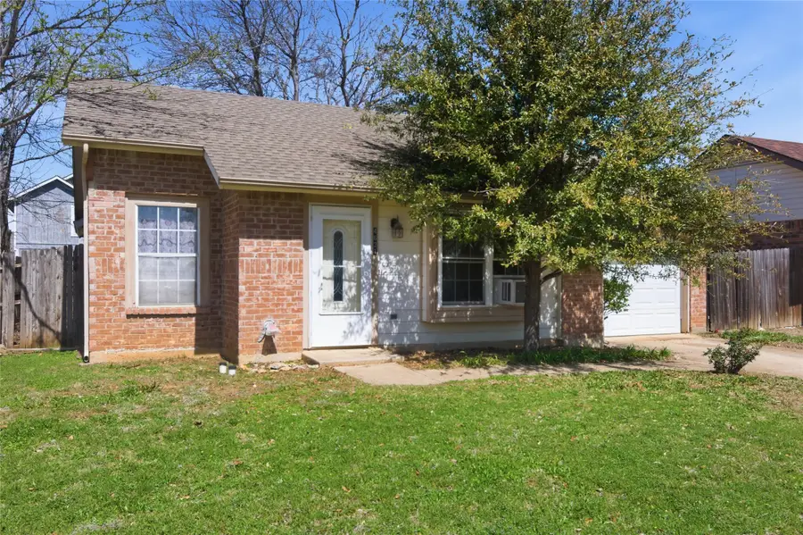 4621 Waterway Drive N, Fort Worth, TX 76137 - #2