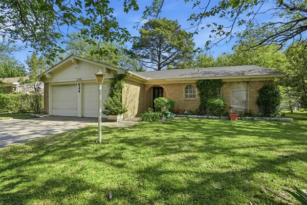 624 NW Barbara Lane, Burleson, TX 76028