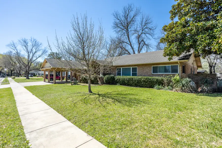 411 S Centre Lane, Lancaster, TX 75146 - #2