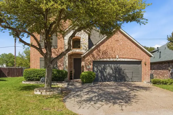 1902 Bentwood Court, Grapevine, TX 76051