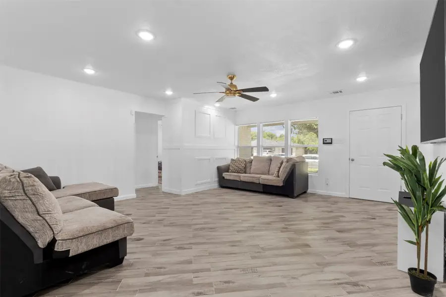 1035 Warden Street, Benbrook, TX 76126 - #2