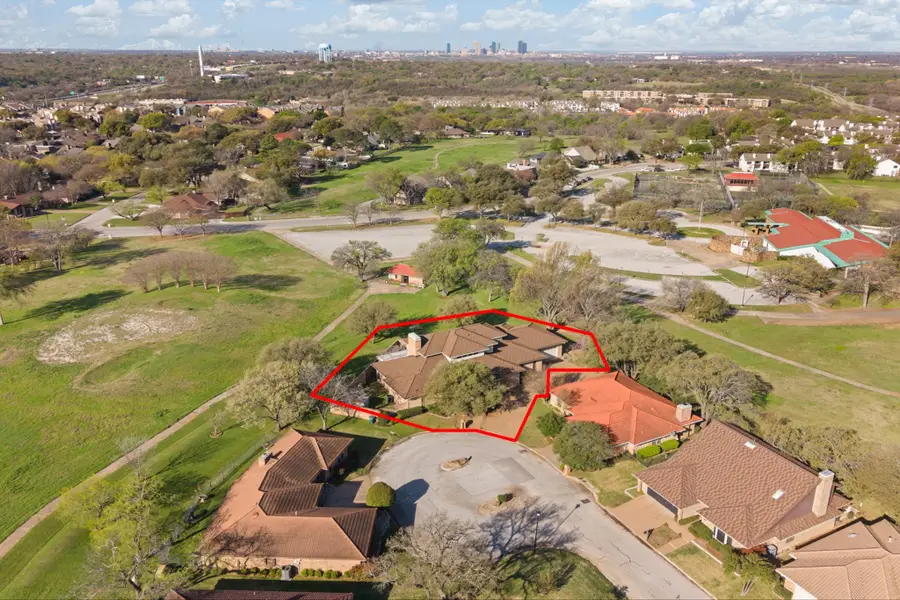 848 S Havenwood Lane, Fort Worth, TX 76112 - #2