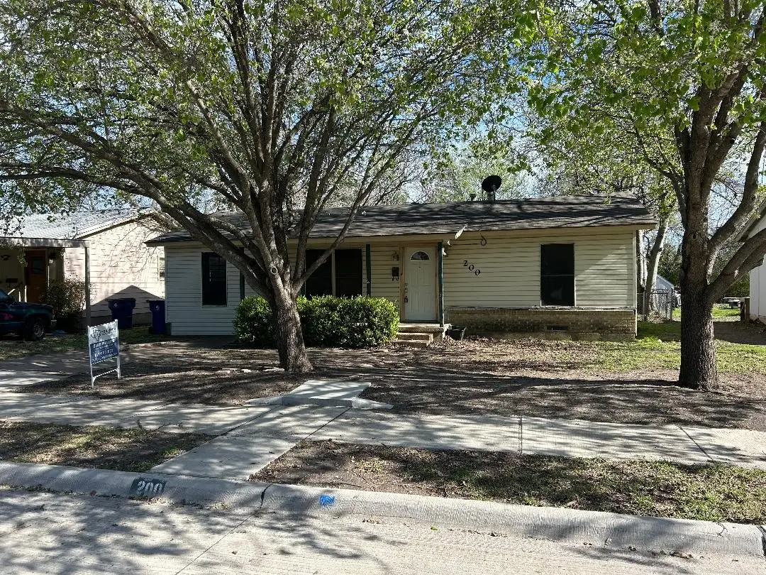 200 Cumberland Road, Waxahachie, TX 75165 - #1