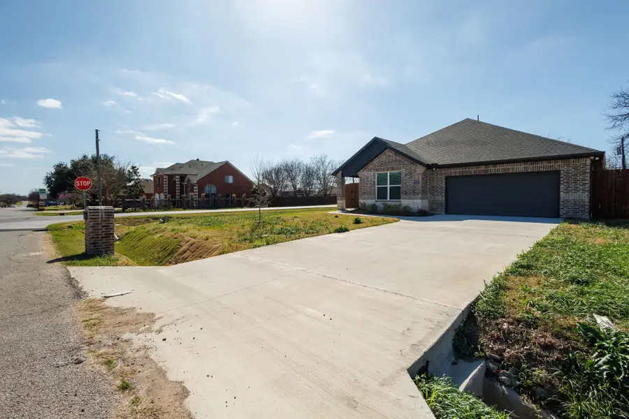 1625 Avenue D, Grand Prairie, TX 75051 - #2