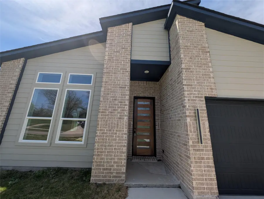 1890 Johnson Street, Greenville, TX 75401 - #3