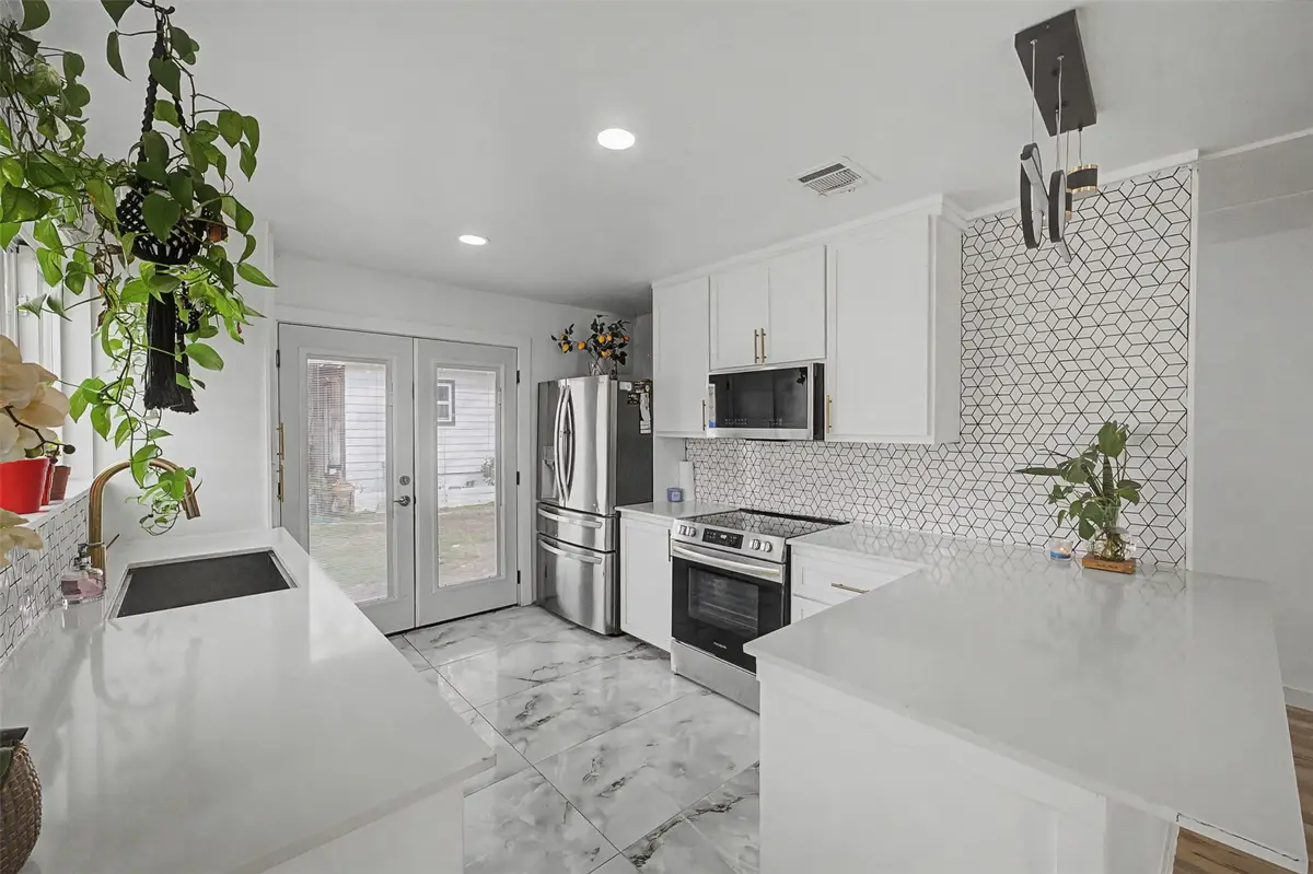 5409 Sun Valley Drive, Fort Worth, TX 76119 - #1