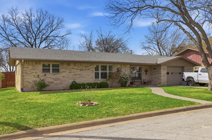 409 N Walnut Street, Muenster, TX 76252 - #2