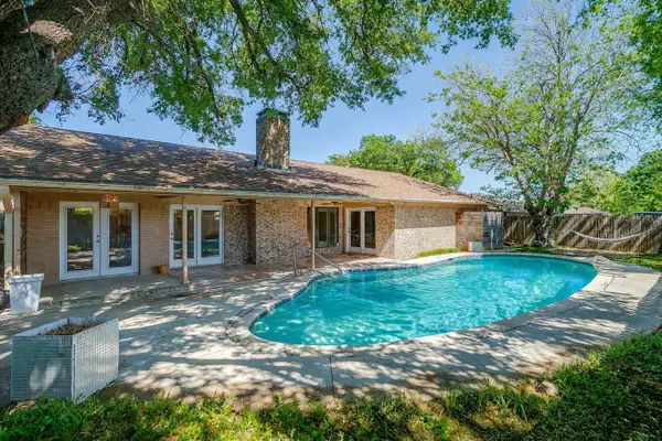 4021 Aragon Drive, Fort Worth, TX 76133