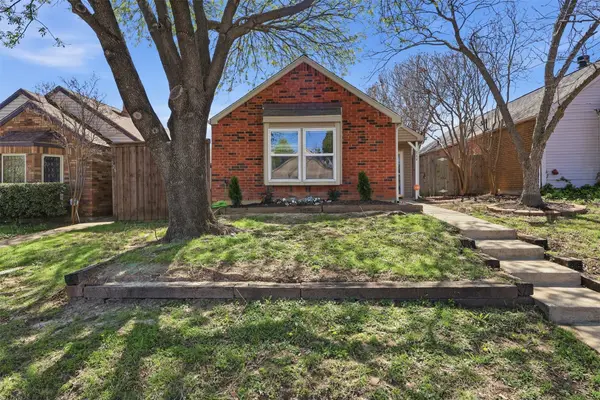 230 Teakwood Lane, Lewisville, TX 75067