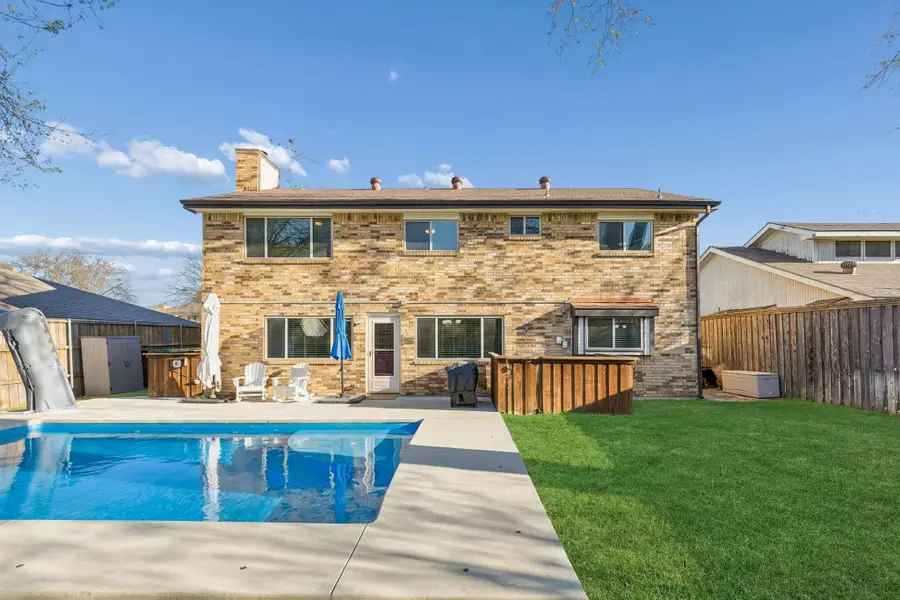 304 Lark Lane, Euless, TX 76039 - #2