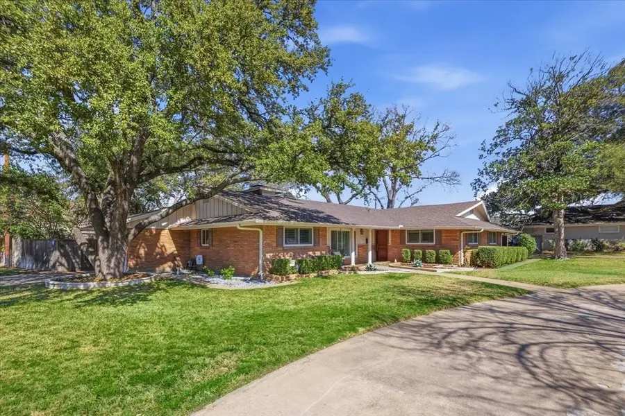 4609 Hildring Drive E, Fort Worth, TX 76109 - #3