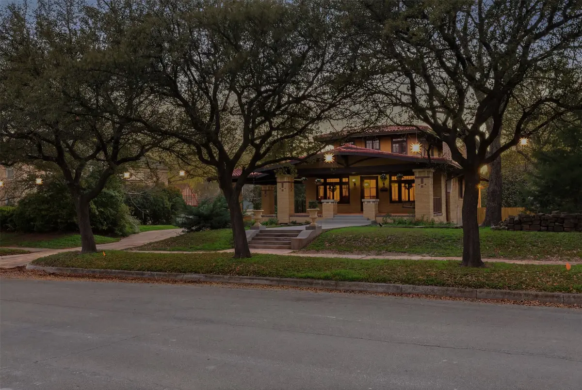 2420 S Adams Street, Fort Worth, TX 76110 - #1