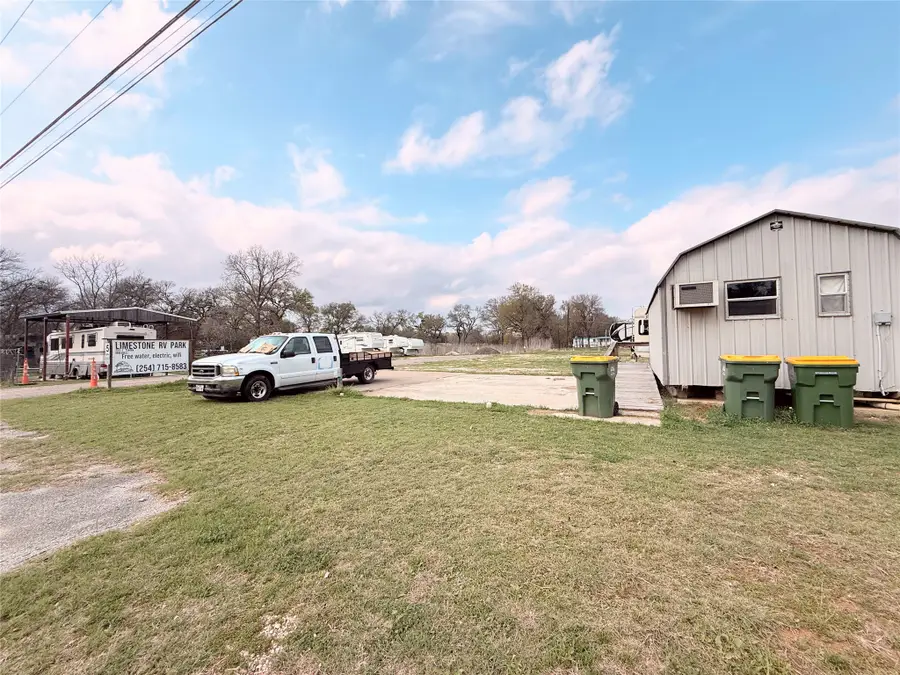 1005 E Yeagua Street, Groesbeck, TX 76642 - #3