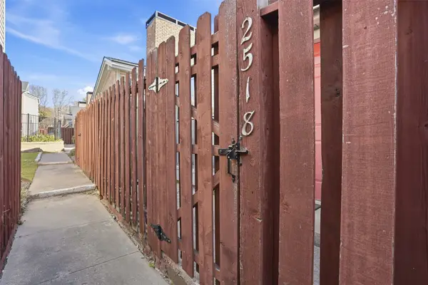 2518 Shady Ridge Drive, Bedford, TX 76021