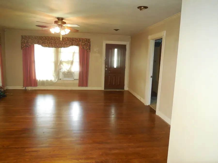 609 W Main Street, Ranger, TX 76470 - #2