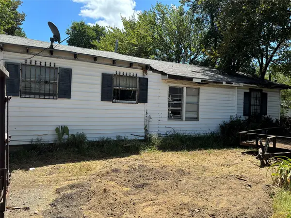 918 Local Vista Drive, Dallas, TX 75217