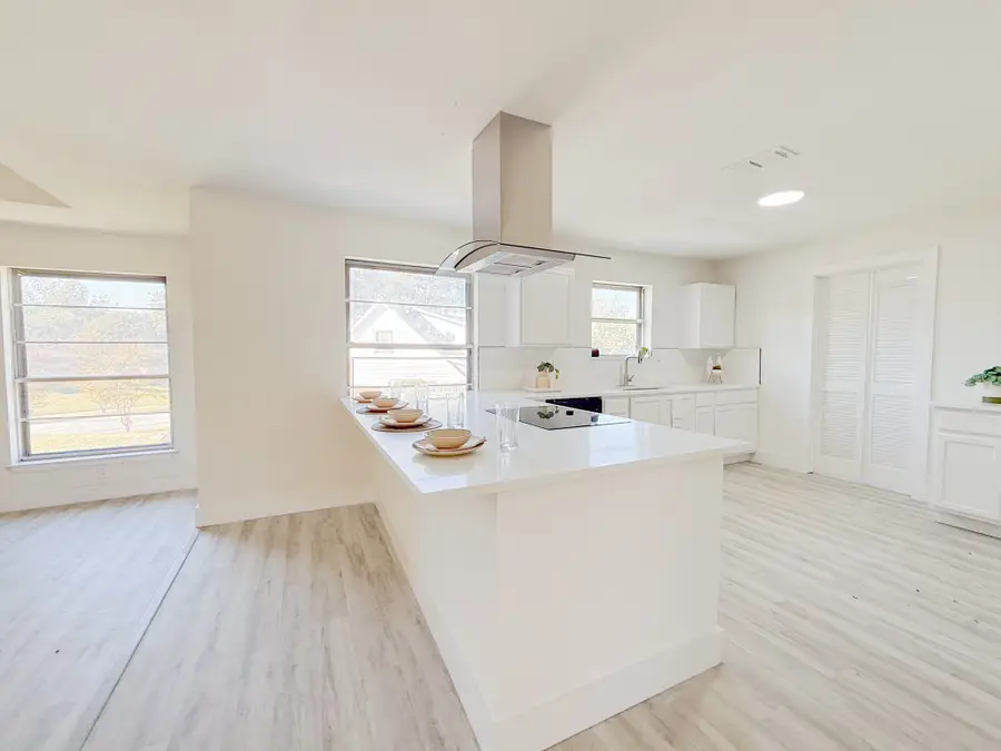 6320 Arthur Drive, Edgecliff Village, TX 76134 - #2