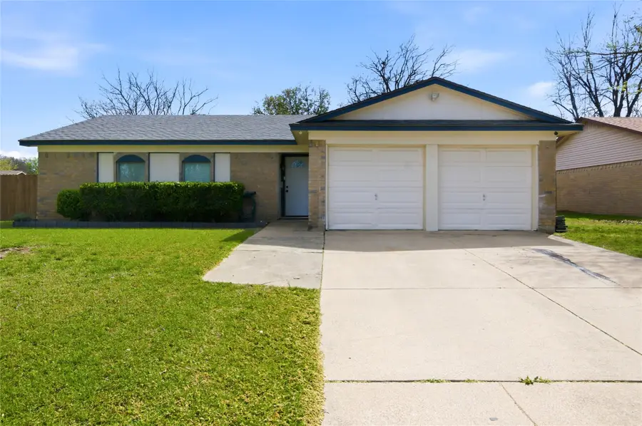 501 Fox Drive, Saginaw, TX 76179 - #2