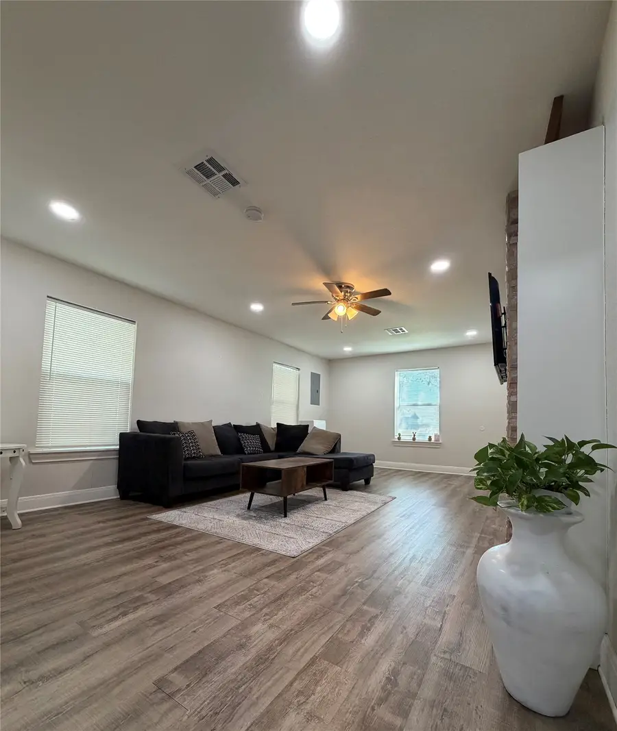 4301 Bagby Avenue, Waco, TX 76711 - #2