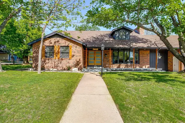 622 N Crockett Street, Granbury, TX 76048