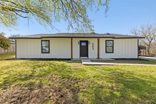 203 Red Bird Court, Cleburne, TX 76058