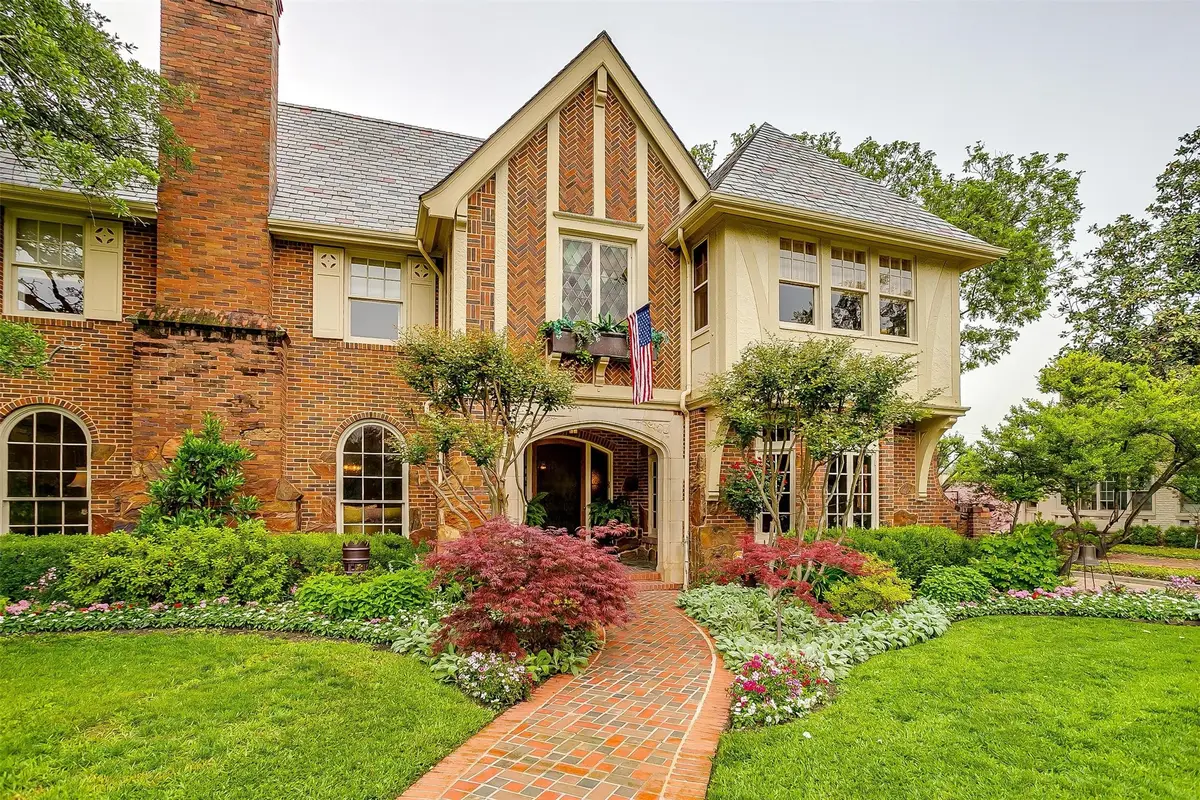 2424 Medford Court W, Fort Worth, TX 76109 - #1