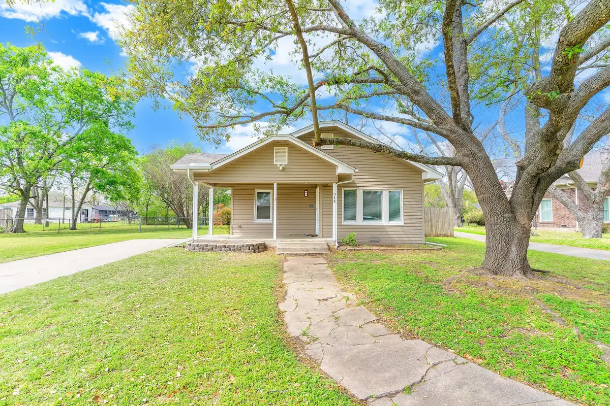 914 Prairie Avenue, Cleburne, TX 76033 - #1