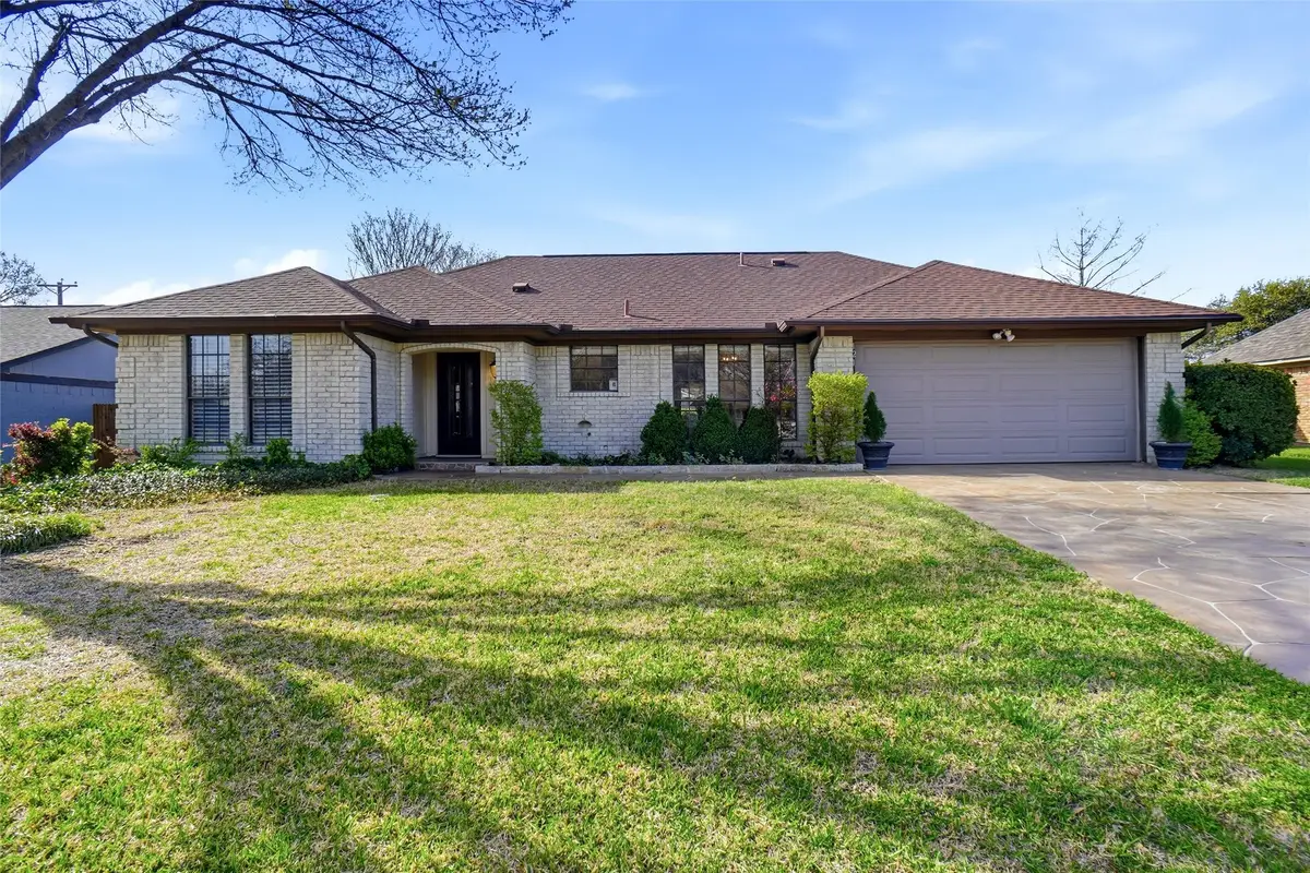 121 Montreal Drive, Hurst, TX 76054 - #1