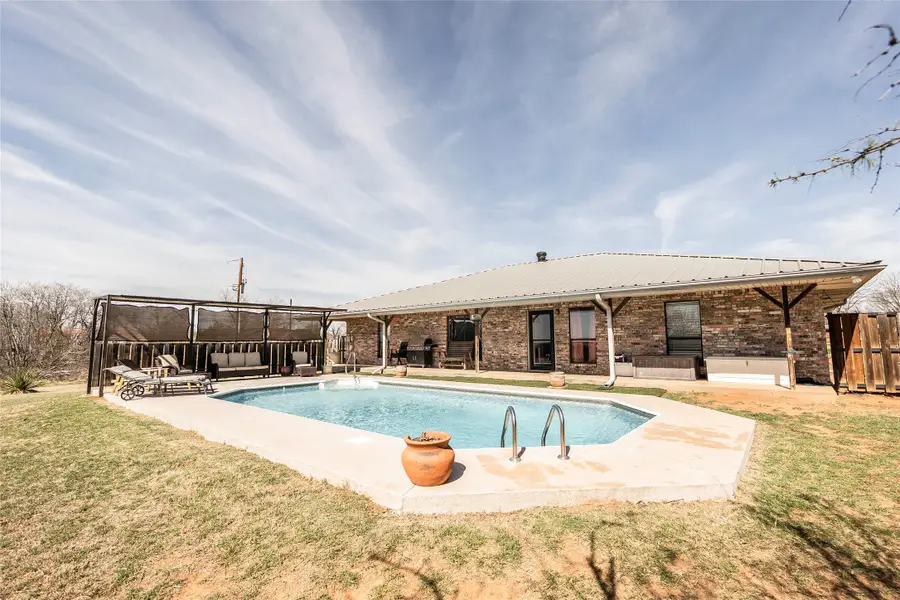 1007 W South Street, Henrietta, TX 76365 - #2