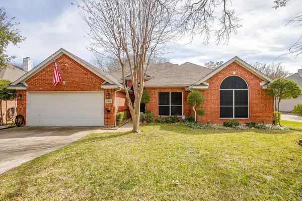 2410 Green Willow Court, Arlington, TX 76001