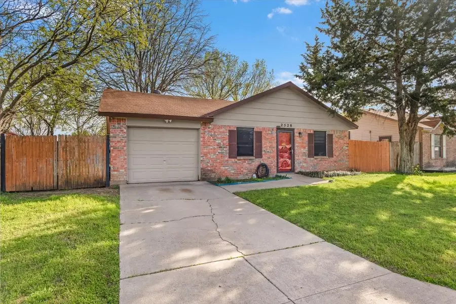 2528 Navasota Circle, Fort Worth, TX 76131 - #2