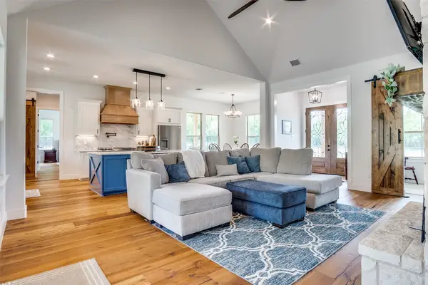 6860 County Road 302, Grandview, TX 76050
