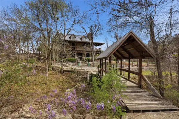 209 Bluebonnet Court, Cresson, TX 76035