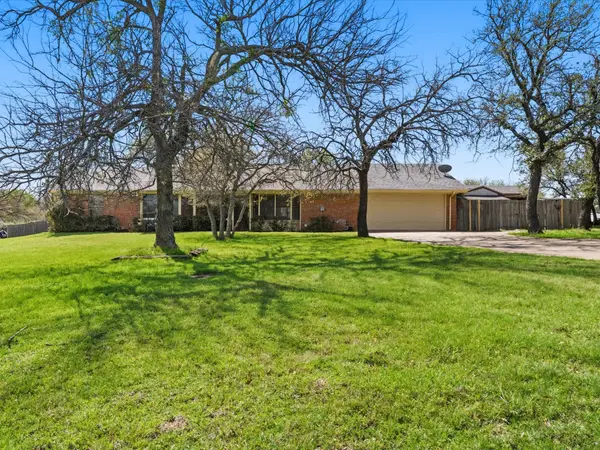 408 Canyon Trail Road, Weatherford, TX 76087