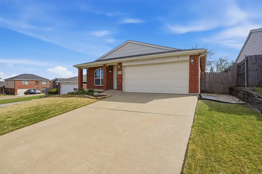 10205 Dawson Trail, Fort Worth, TX 76108 - #2