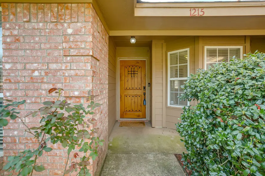 1215 Davis Street, Cleburne, TX 76033 - #3