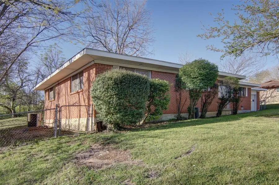 1435 W Water Street, Weatherford, TX 76086 - #3