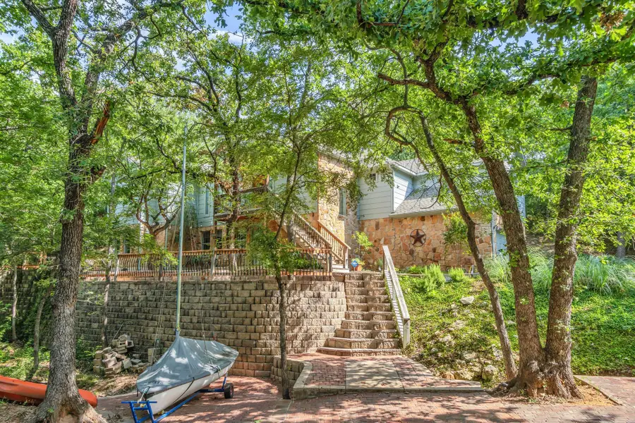 100 N Edgewater Drive, Highland Village, TX 75077 - #2