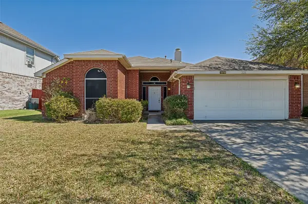 221 Layman Drive, Cedar Hill, TX 75104