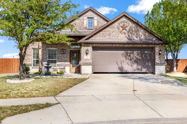 1028 Crest Meadow Drive, Fort Worth, TX 76052