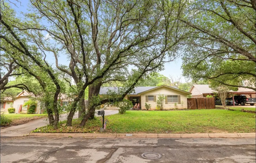 3904 Glenwood Drive, Brownwood, TX 76801 - #2