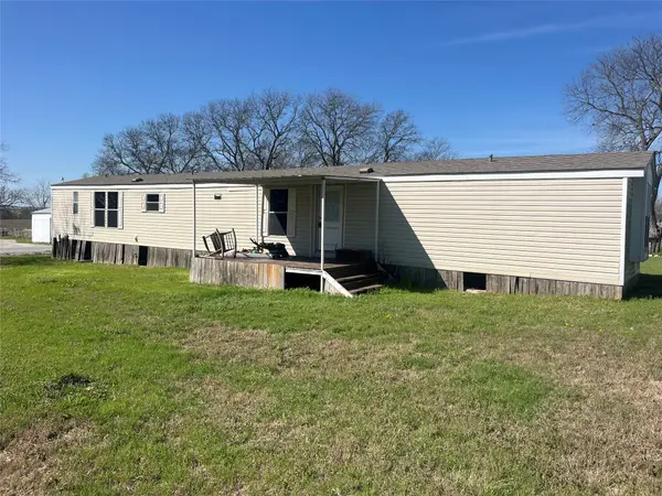 217 S Robinson Street, Myra, TX 76253