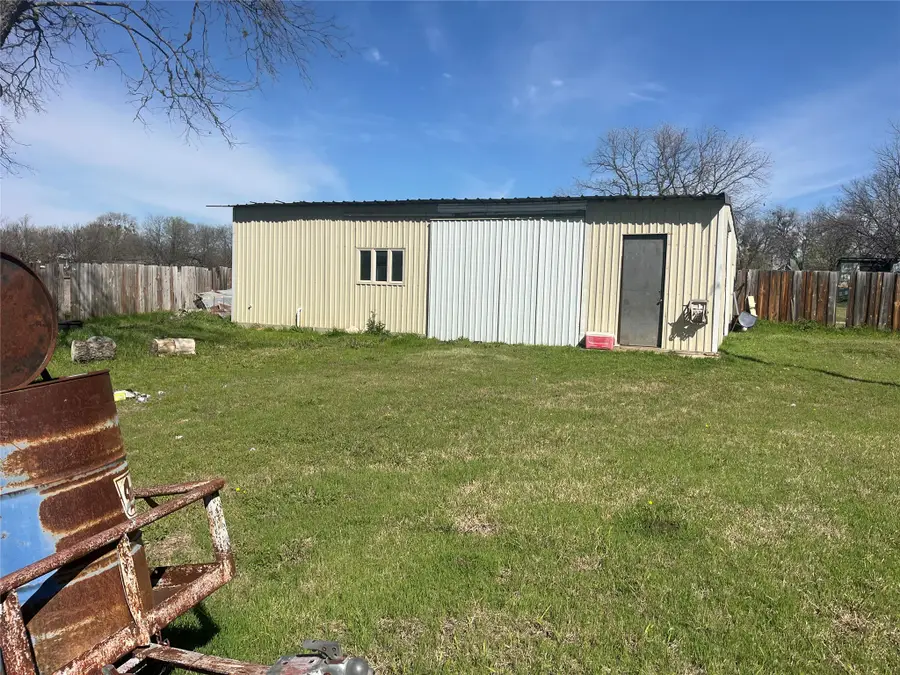 217 S Robinson Street, Myra, TX 76253 - #3